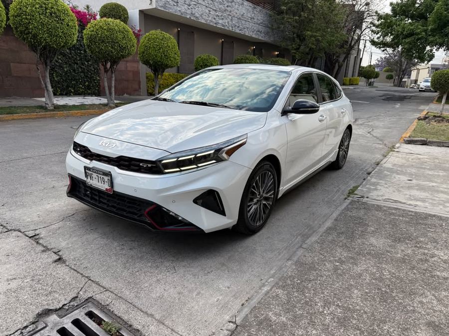 Kia Forte HB GT Turbo 2022 vendido
